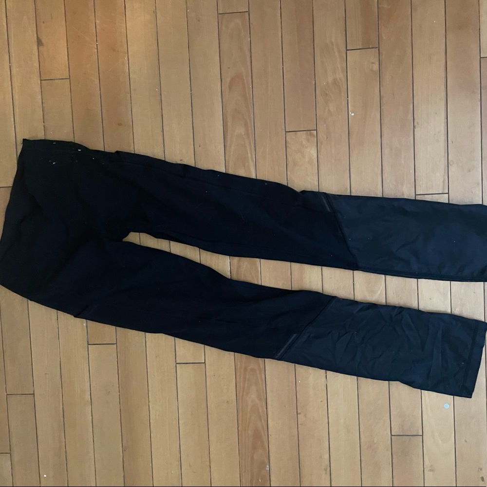 Size 6 black lulu leggings!